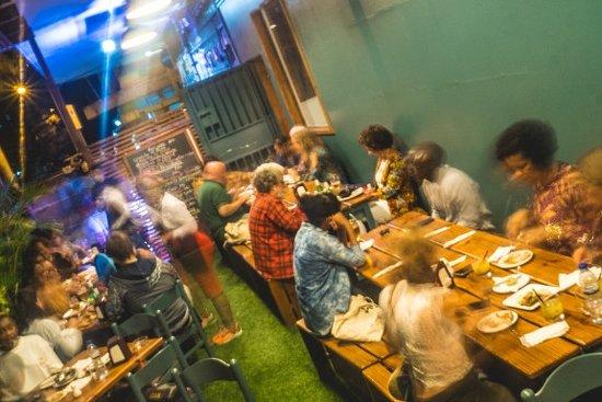 Lugar e Meio Restaurante